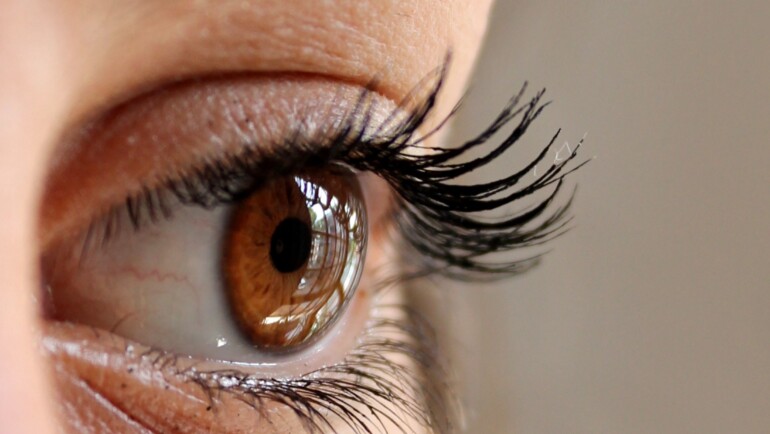 Cuida tus ojos durante la temporada invernal